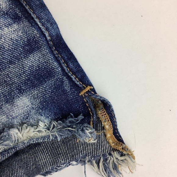 BULLHEAD DISTRESSED LOW RISE FESTIVAL SHORTS - Picture 3 of 4